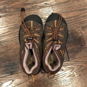 Keen boys shoes